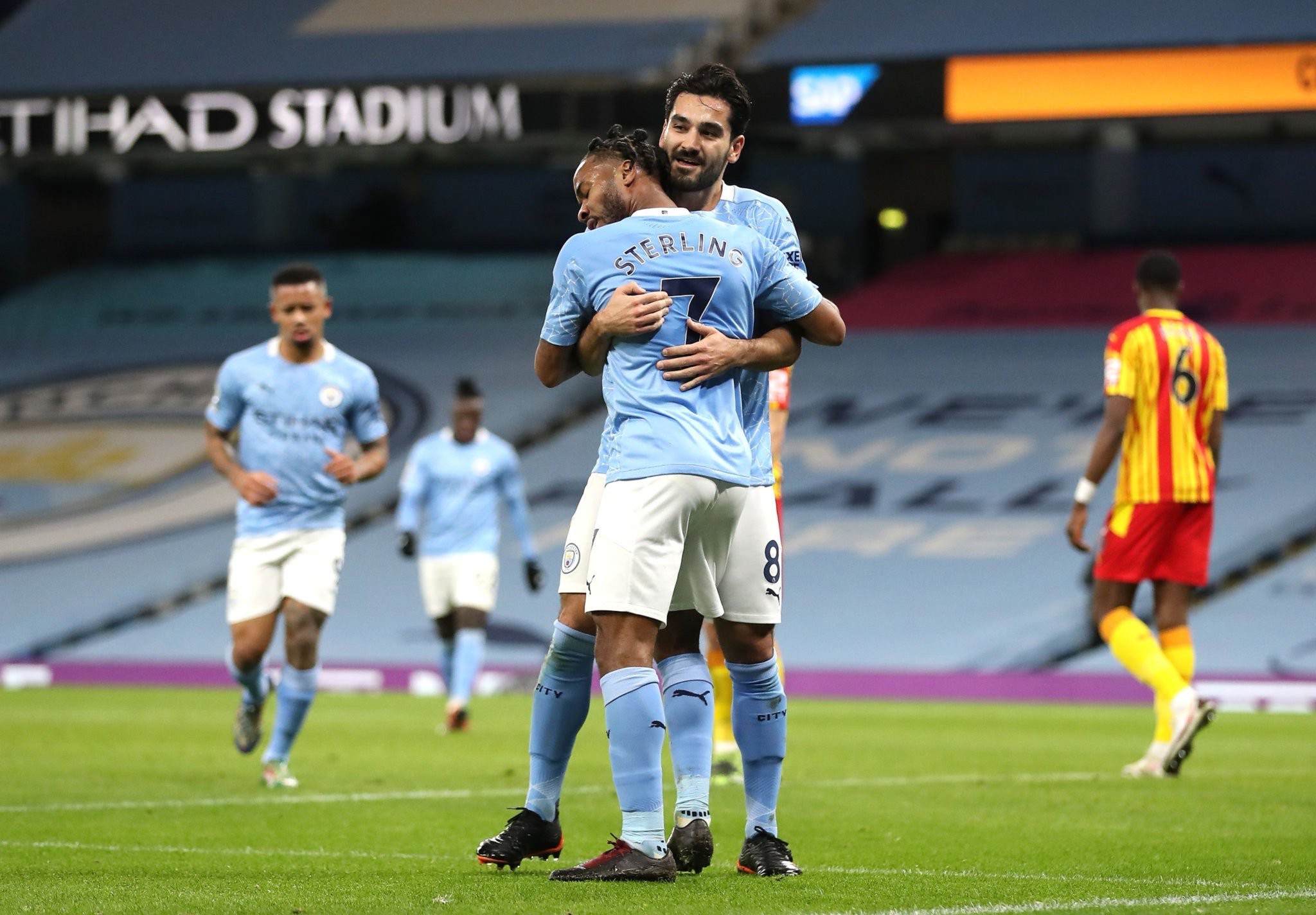 竟在防守端 竟在防守端